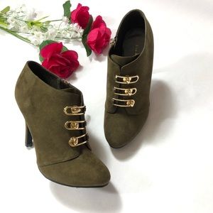 Eva & Zoe Valerie Women’s Ankle Heel Booties